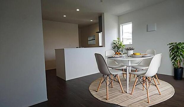 CGで家具を配置しております。家具配置のイメージにご覧ください。