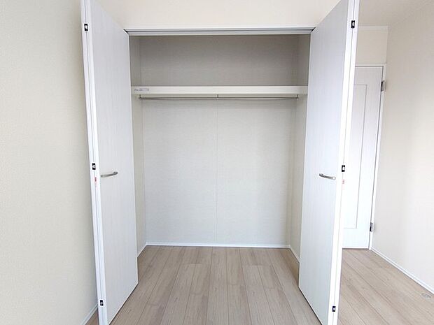 部屋ごとに設けた収納は、住みやすさへのこだわり。