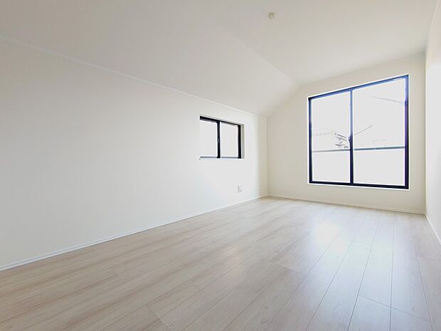 太陽の恵みを感じる、温もりと明るさにあふれたお部屋。