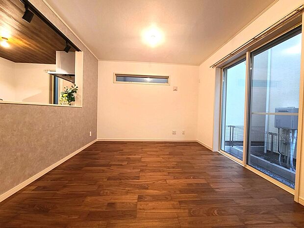 家族が自然に集りそうな魅力のLDK。