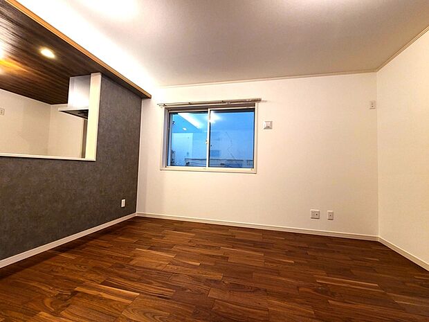 家族が自然に集りそうな魅力のLDK。