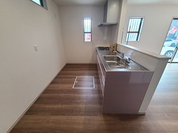 料理をしながらでもご家族との会話を楽しめる対面キッチン。