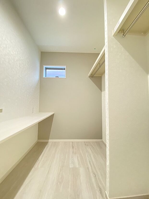 ウォークインクローゼット 