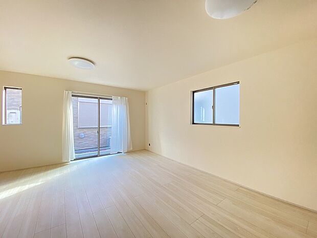 家族が自然に集りそうな広さが魅力のＬＤＫ。  