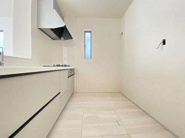 ご家族を近くに感じられる対面キッチン。 