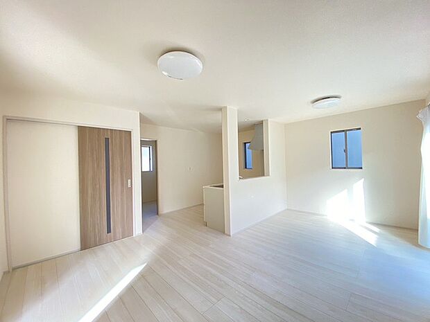 開放感と採光にこだわった広々LDK。