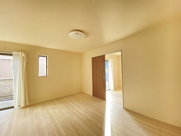 家族が自然に集りそうなLDK。