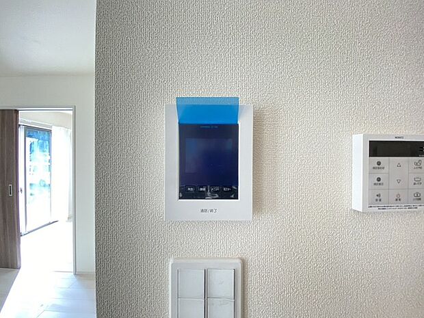 ■ TVモニタ付インタホンでセキュリティ面にも配慮 ■