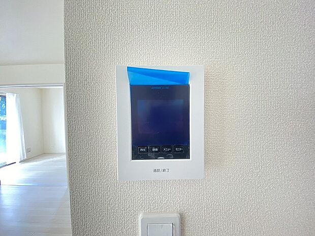 ■ TVモニタ付インタホンでセキュリティ面にも配慮 ■