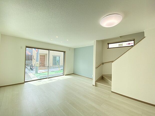 開放感と採光にこだわった広々LDK。