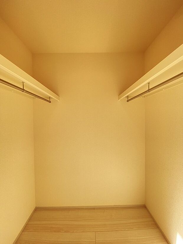 ウォークインクロゼットのある住まいで収納上手な生活。 