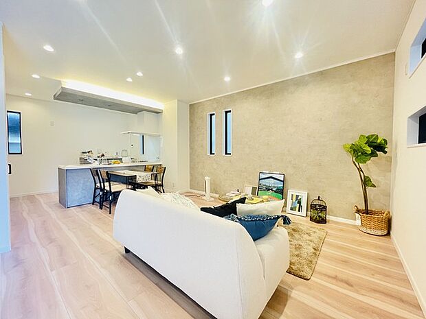 お家の中心となる大きな空間がご家族のコミュニケーションスペースになる筈です。 