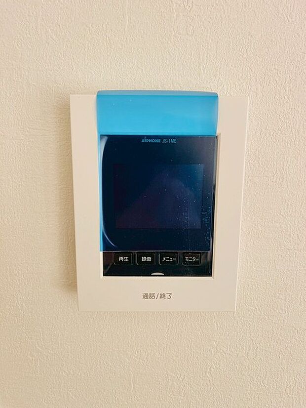 すっきりとしたデザインが、住まいの印象を引き締めます。