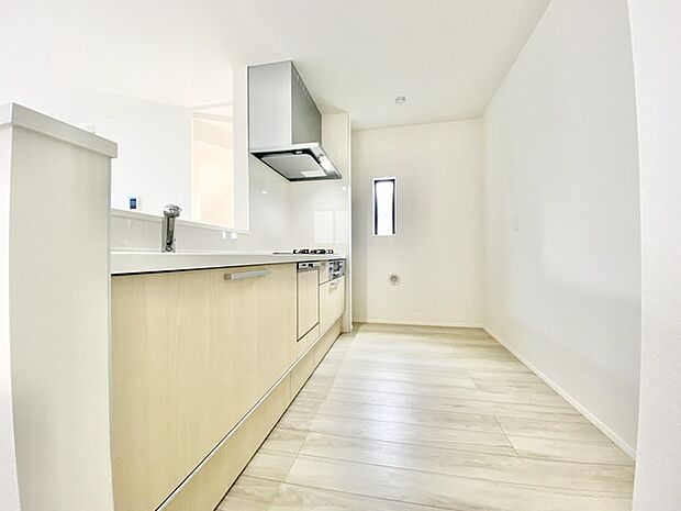 お子様と並んで料理をしても余裕のゆとりのキッチン