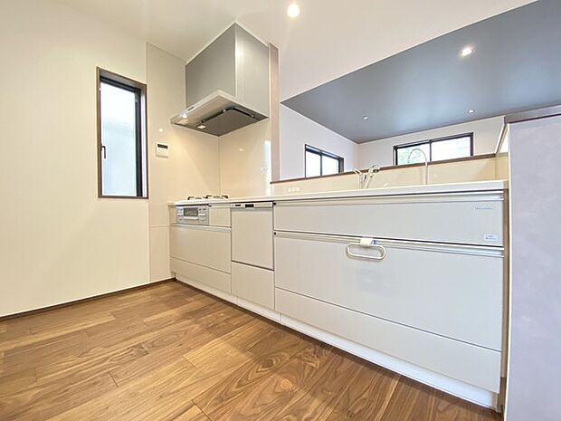 料理をしながらでもご家族との会話を楽しめる対面キッチン。