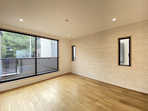 ご家族みんながゆったりくつろげる広々リビング。