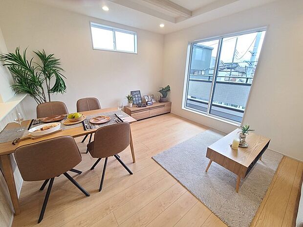 開放感と採光にこだわった広々ＬＤＫ。 