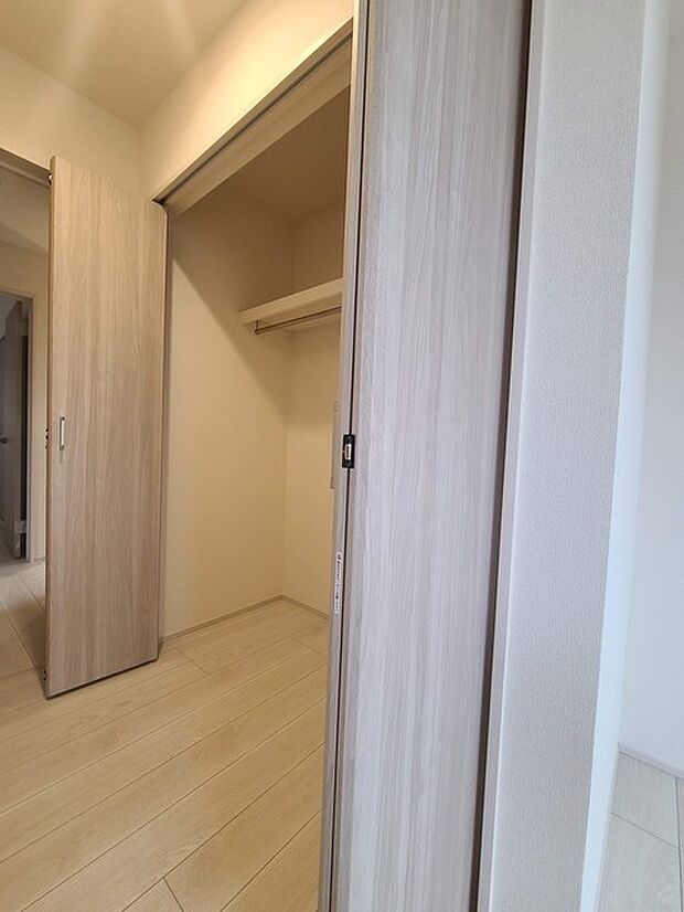 季節ごとの大物もしまえるたっぷりの収納スペース。 