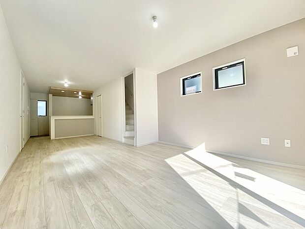 開放感と採光にこだわった広々LDK。