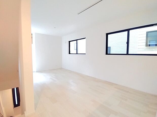 ご家族みんながゆったりくつろげる広々リビング。 