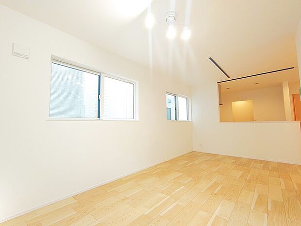 ご家族みんながゆったりくつろげる広々リビング。 