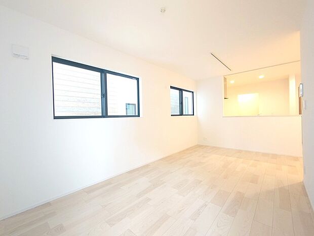 解放感あふれる2階リビングは、自然に光と風に恵まれます。