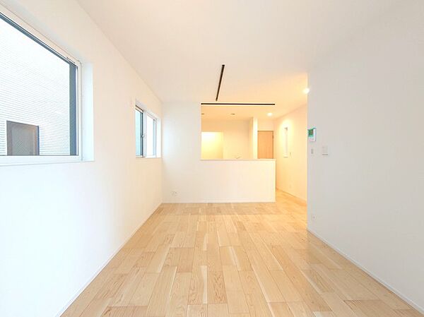 解放感あふれる2階リビングは、自然に光と風に恵まれます。