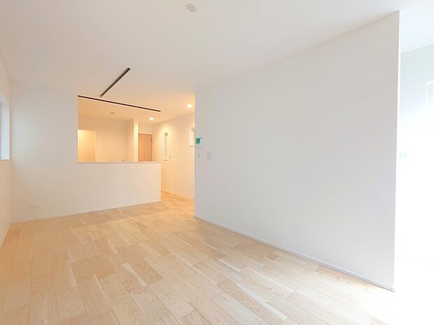 ご家族みんながゆったりくつろげる広々リビング。