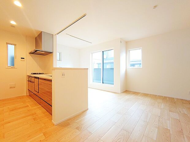 開放感と採光にこだわった広々ＬＤＫ。 