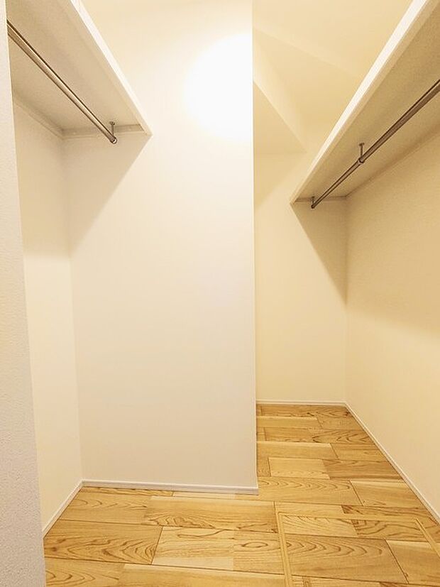 ウォークインクローゼット 