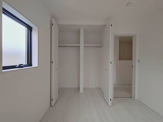 開放感と洗練された空間が心地よく調和する住まい。