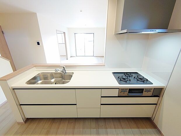 料理をしながらでもご家族との会話を楽しめる対面キッチン。