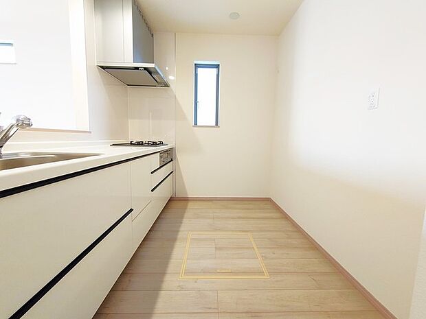 ご家族を近くに感じられる対面キッチン。 