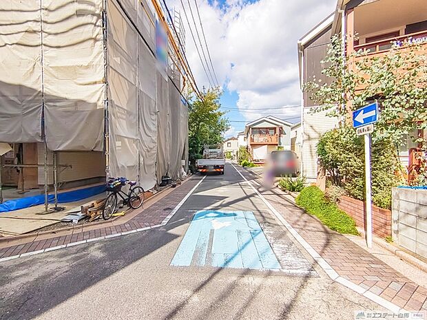 C、B号棟(11月上旬完成予定_前面道路_北方向