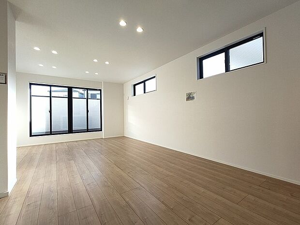 開放感と採光にこだわった広々ＬＤＫ。 