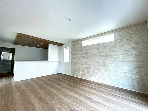 趣のある壁面が、洗練された雰囲気を醸し出しています 