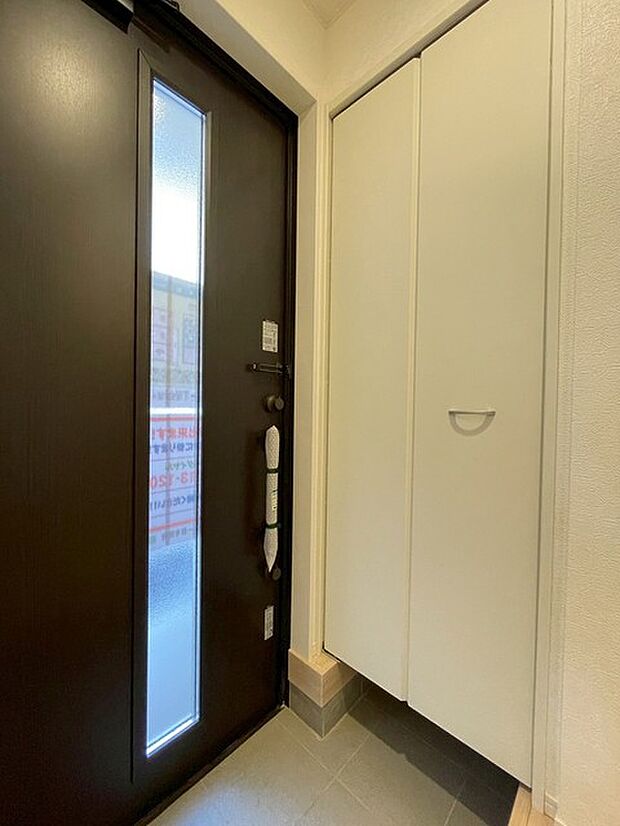 玄関(内)