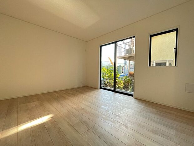 開放感と採光にこだわった広々LDK。