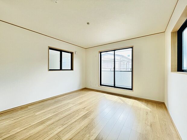 解放感あふれる2階リビングは、自然に光と風に恵まれます。