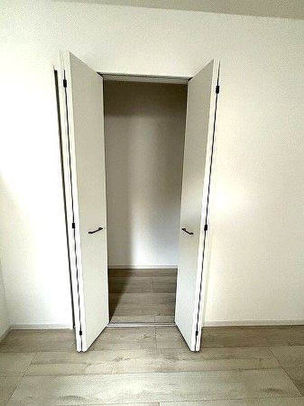 部屋ごとに設けた収納は、住みやすさへのこだわり。 