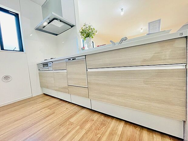 料理をしながらでもご家族との会話を楽しめる対面キッチン。