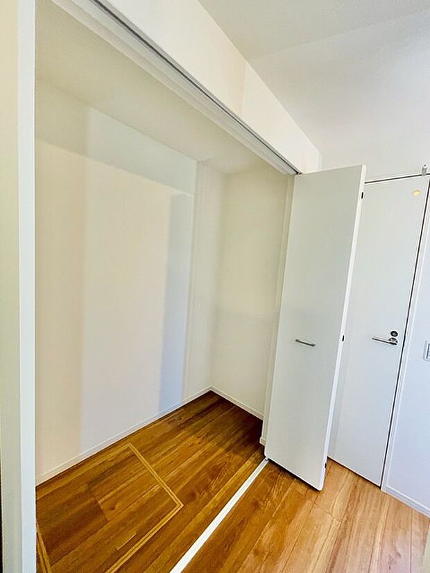 季節ごとの大物もしまえるたっぷりの収納スペース。