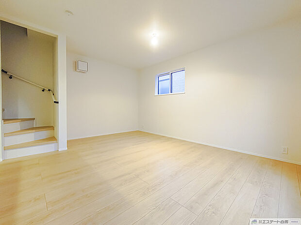 解放感あふれる2階リビングは、自然に光と風に恵まれます。