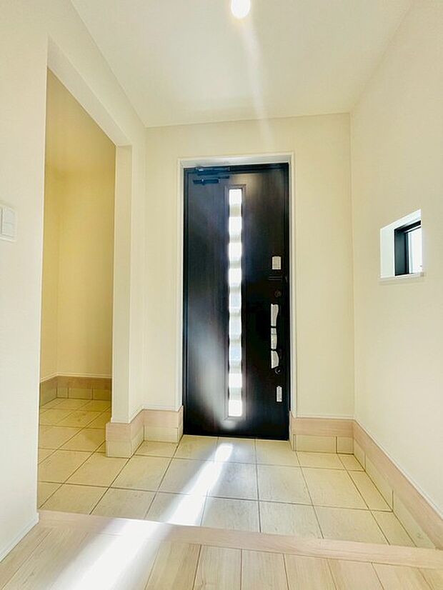 大容量のウォークインシューズクローゼットが嬉しい。