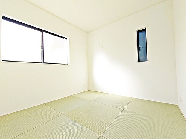 すぐ横になれる和室は、みんながほっと一息つける空間