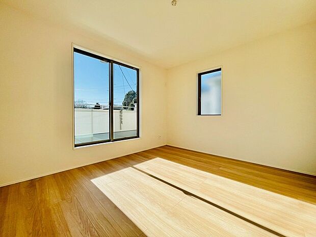 たっぷりの陽光に包まれる明るい住まい。  