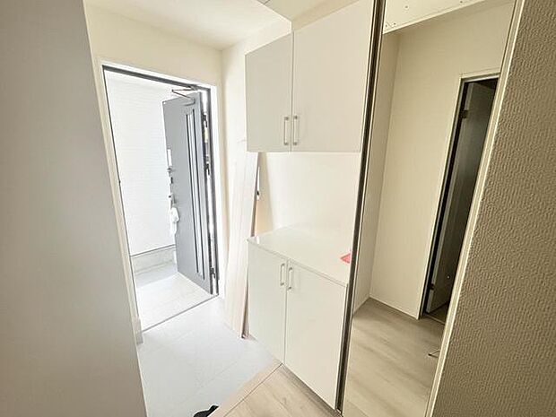 玄関をスッキリ整理。いつも気持ち良く使える玄関収納ボックス付き。