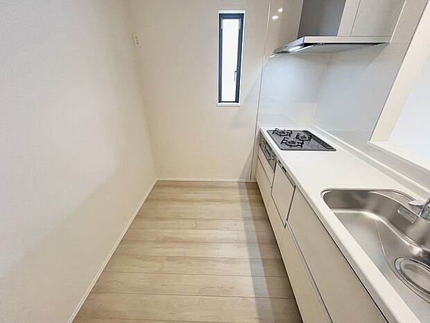 お子様と並んで料理をしても余裕のゆとりのキッチン