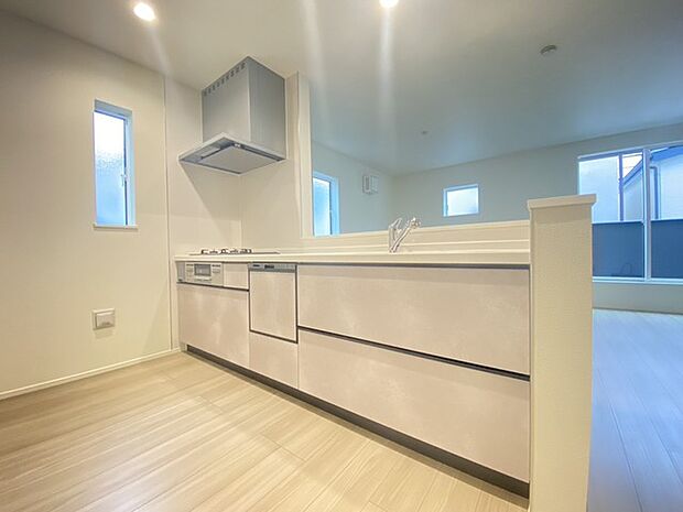 料理をしながらでもご家族との会話を楽しめる対面キッチン。