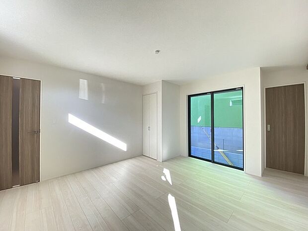 リビングは家具の配置も思いのまま。自由度が高い設計です。